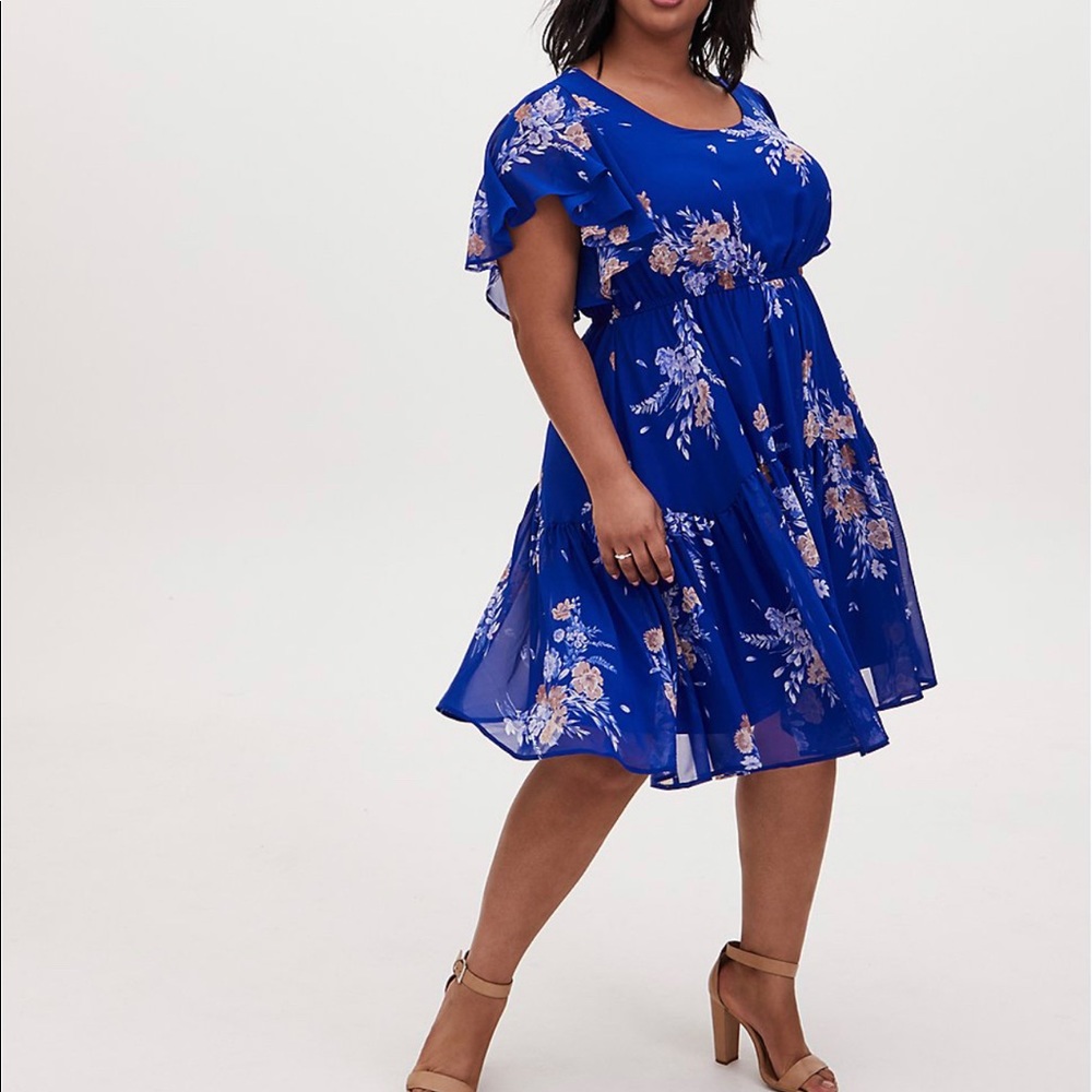 Torrid, size 2, blue floral dress
